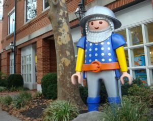 Whoah! That sure is a big Playmobil person! (click to expand.)